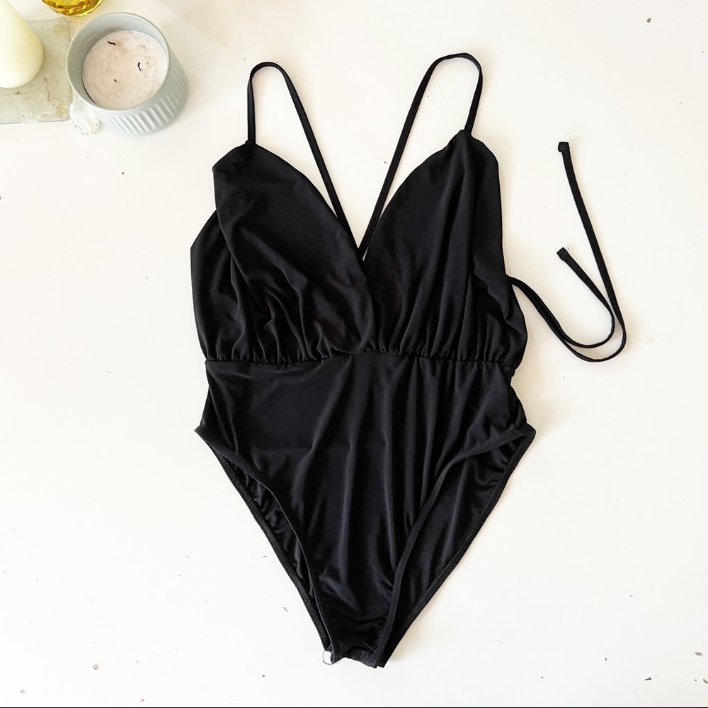 Misguided New Slight Plunge Black Strappy Bodysuit NWT